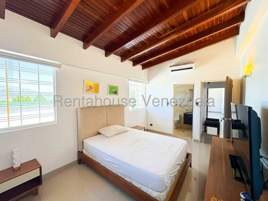 Casa (Multipes Niveles) en Venta en Prados del Este, Distrito Metropolitano - 61