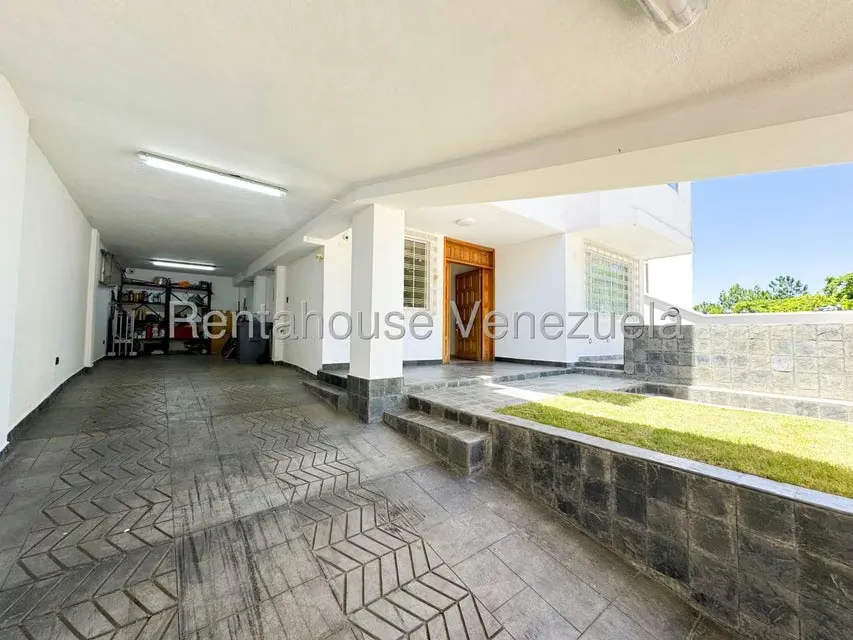 Casa (Multipes Niveles) en Venta en Prados del Este, Distrito Metropolitano - 63