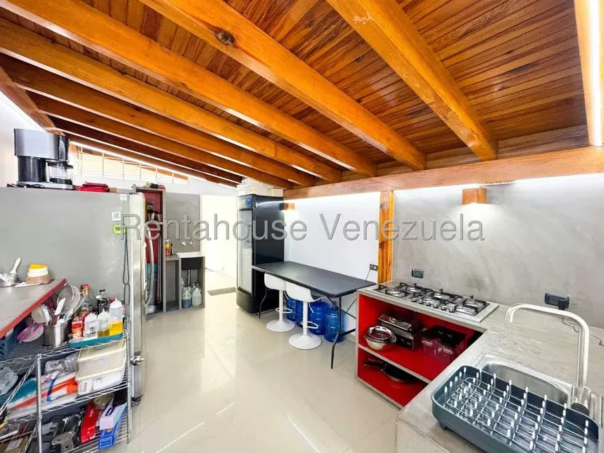 Casa (Multipes Niveles) en Venta en Prados del Este, Distrito Metropolitano - 69