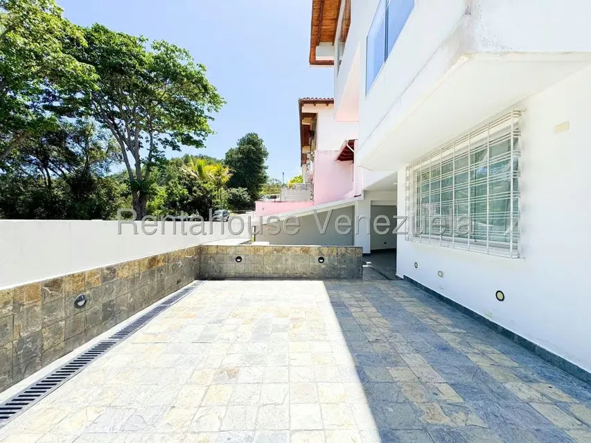 Casa (Multipes Niveles) en Venta en Prados del Este, Distrito Metropolitano - 85