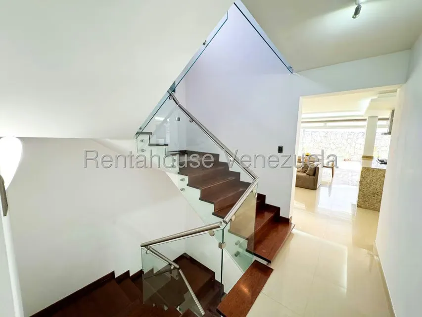 Casa (Multipes Niveles) en Venta en Prados del Este, Distrito Metropolitano - 10
