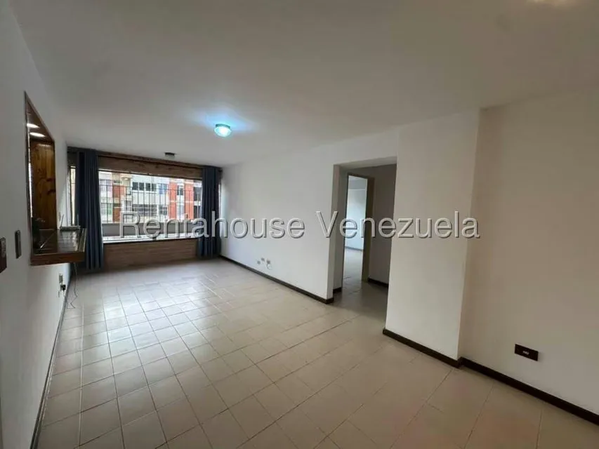 Apartamento (1 Nivel) en Alquiler en Prados del Este, Distrito Metropolitano - 11