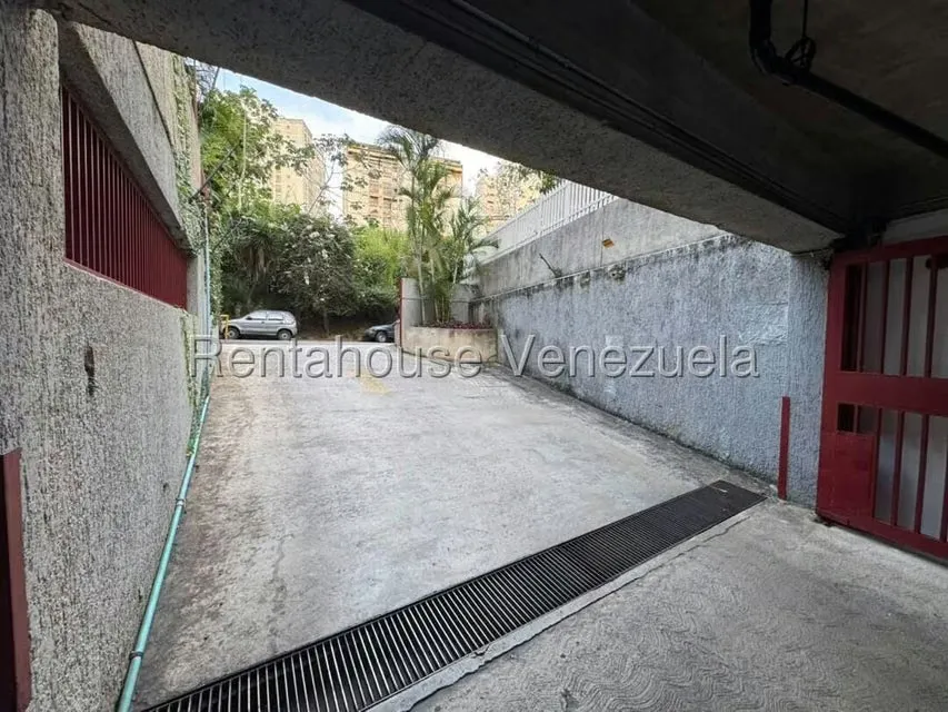 Apartamento (1 Nivel) en Alquiler en Prados del Este, Distrito Metropolitano - 18
