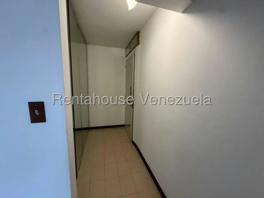 Apartamento (1 Nivel) en Alquiler en Prados del Este, Distrito Metropolitano - 8