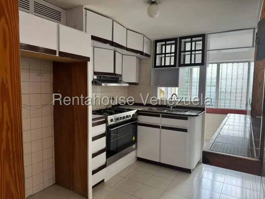 Apartamento (1 Nivel) en Alquiler en Prados del Este, Distrito Metropolitano - 9