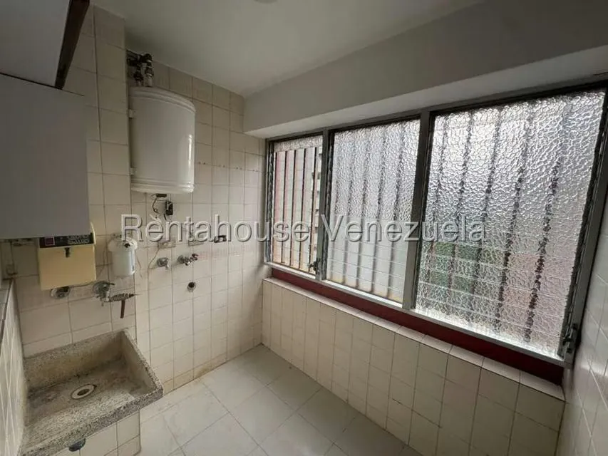 Apartamento (1 Nivel) en Alquiler en Prados del Este, Distrito Metropolitano - 10