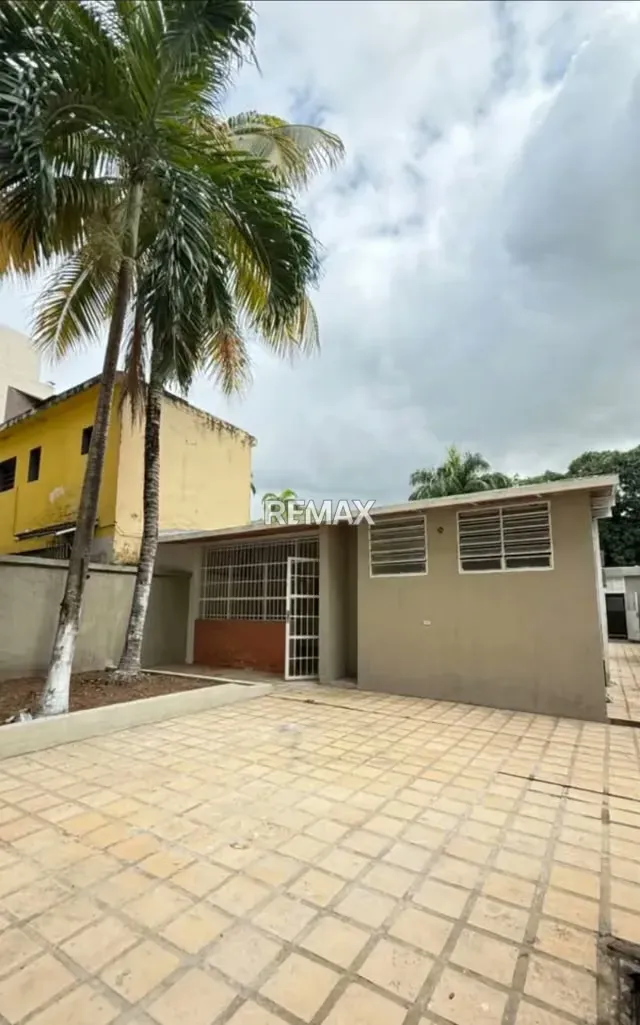 En venta casa comercial a remodelar en la urb.la viña - 17