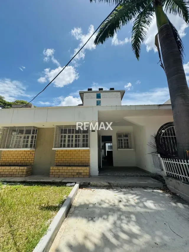 En venta casa comercial a remodelar en la urb.la viña - 2
