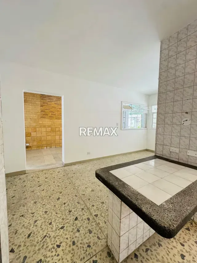 En venta casa comercial a remodelar en la urb.la viña - 6