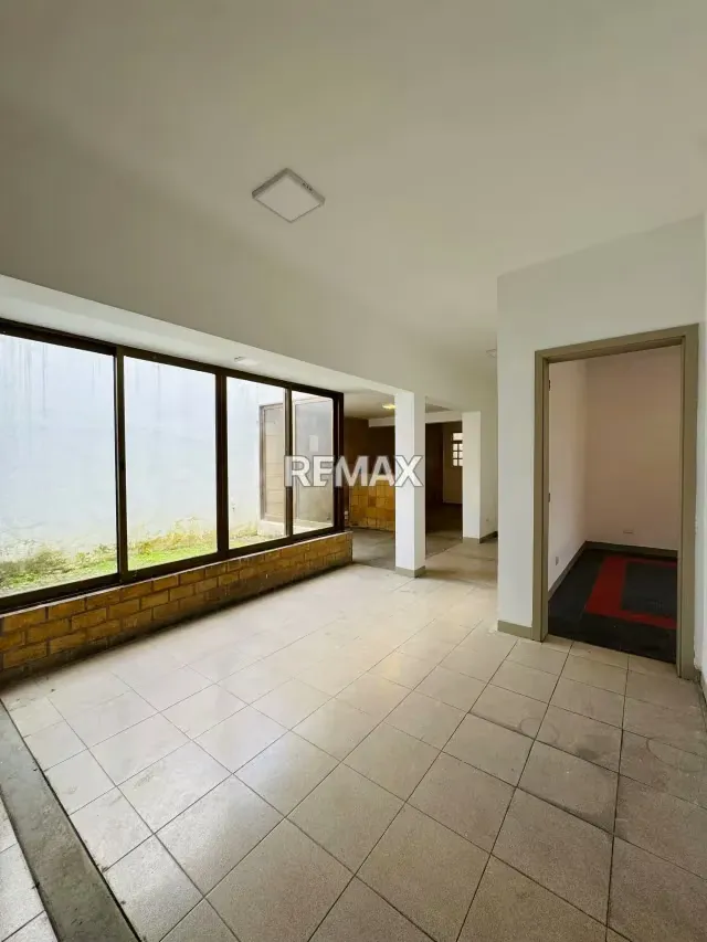 En venta casa comercial a remodelar en la urb.la viña - 10