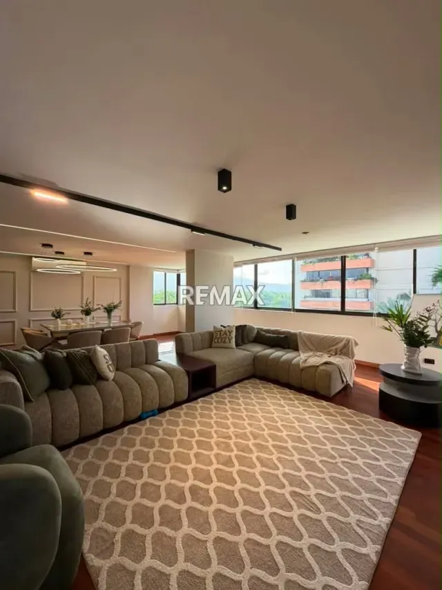 Venta de Exclusivo Apartamento en Resd. La Florida Mañongo con Planta 100% y Pozo - 3