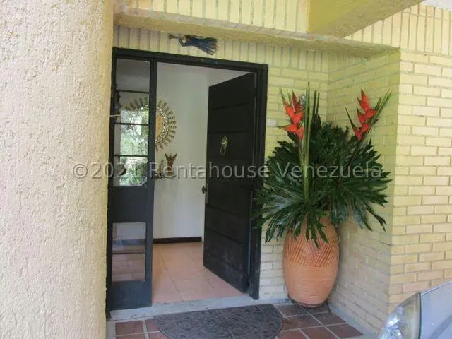 Townhouse (Duplex) en Venta en Monte Claro, Distrito Metropolitano - 2