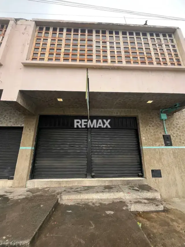 LOCAL COMERCAIL CON EQUIPAMIENTO PARA CARNICERIA
