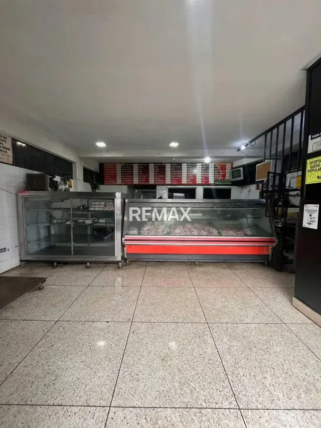 LOCAL COMERCAIL CON EQUIPAMIENTO PARA CARNICERIA - 2