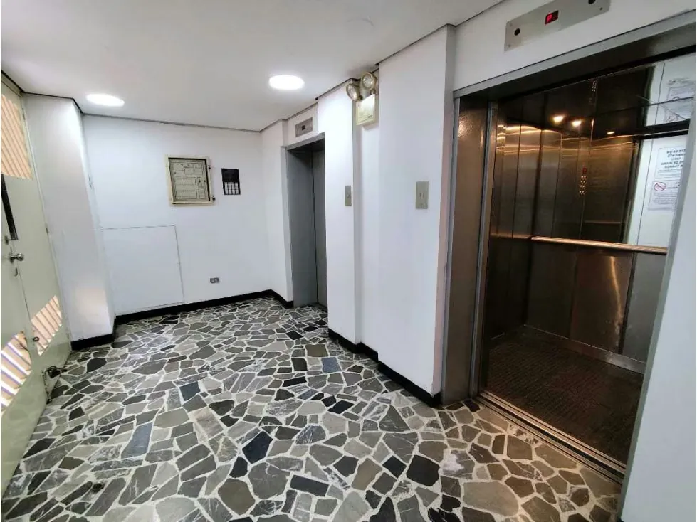 Se vende Oficina Comercial 517m2 La Trinidad 0620 - 32