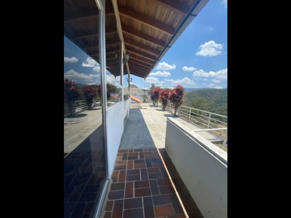 Vendo casa 580m2 Lomas del Mirador 5021 - 2