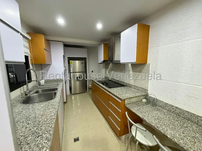 Casa (Duplex) en Alquiler en Altos de la Galera, Portuguesa - 11