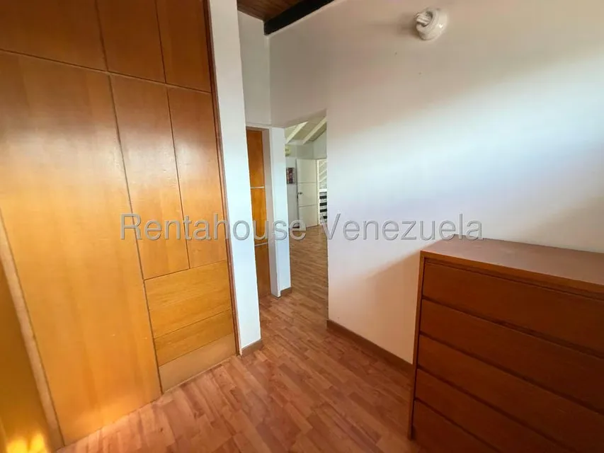 Casa (Duplex) en Alquiler en Altos de la Galera, Portuguesa - 38