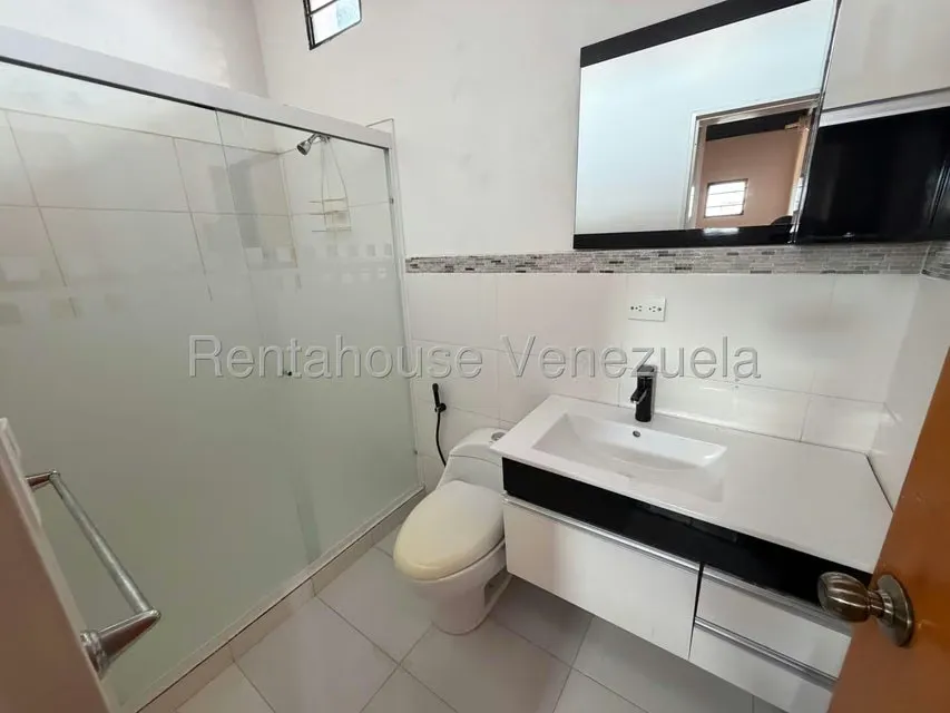 Casa (Duplex) en Alquiler en Altos de la Galera, Portuguesa - 40