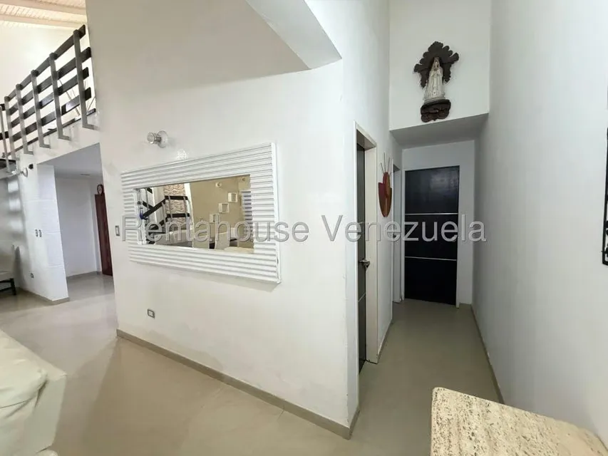 Casa (Duplex) en Alquiler en Altos de la Galera, Portuguesa - 9