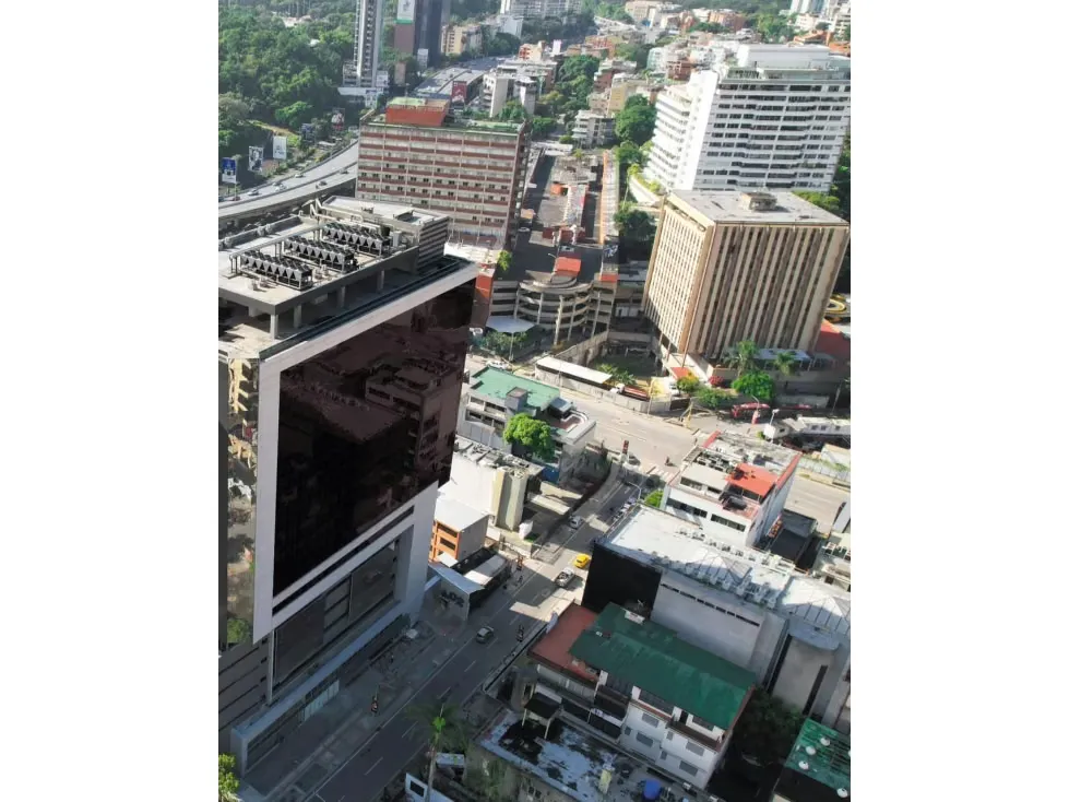 Se alquila Oficina 160m² Las Mercedes
