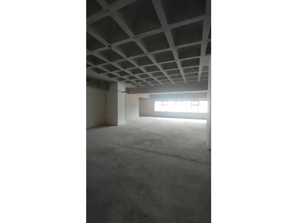 Se alquila Oficina 160m² Las Mercedes - 3