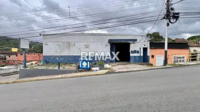 Galpón comercial Ubicado estratégicamente en la calle 16