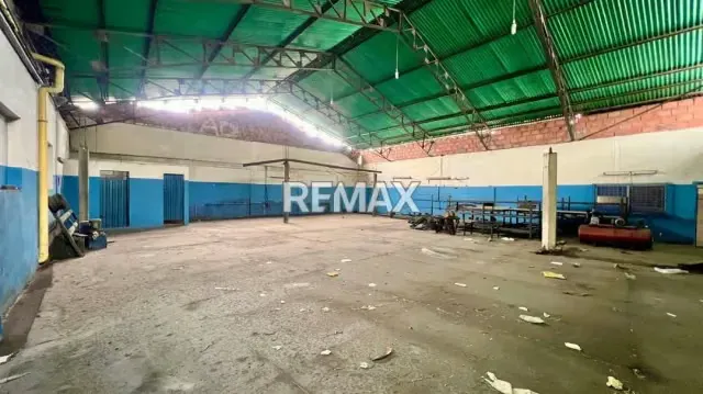 Galpón comercial Ubicado estratégicamente en la calle 16 - 2