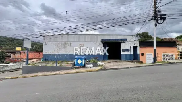 Galpón comercial Ubicado estratégicamente en la calle 16 - 5