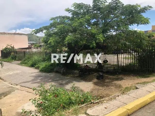 Venta de Terreno 1.772 m2 en el Centro de Guacara Calle Paez