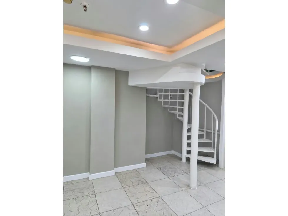 Alquilo local remodelado 40+45m2 Galerias Prados del Este 8561 - 2