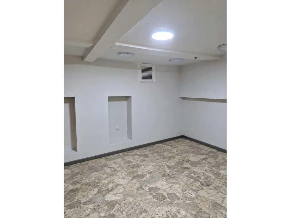Alquilo local remodelado 40+45m2 Galerias Prados del Este 8561 - 7