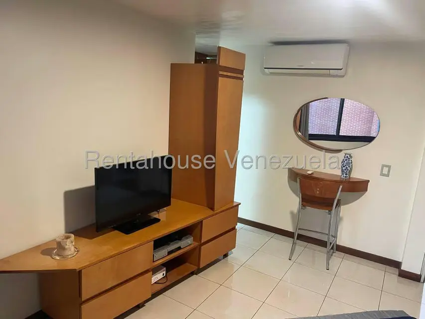 Apartamento (1 Nivel) en Alquiler en El Rosal, Distrito Metropolitano - 14