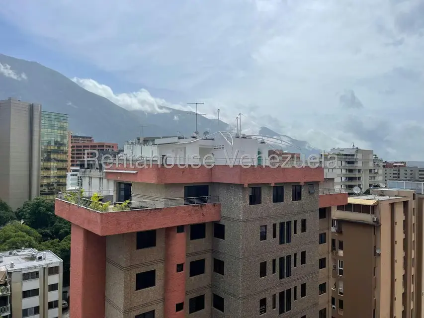 Apartamento (1 Nivel) en Alquiler en El Rosal, Distrito Metropolitano - 23