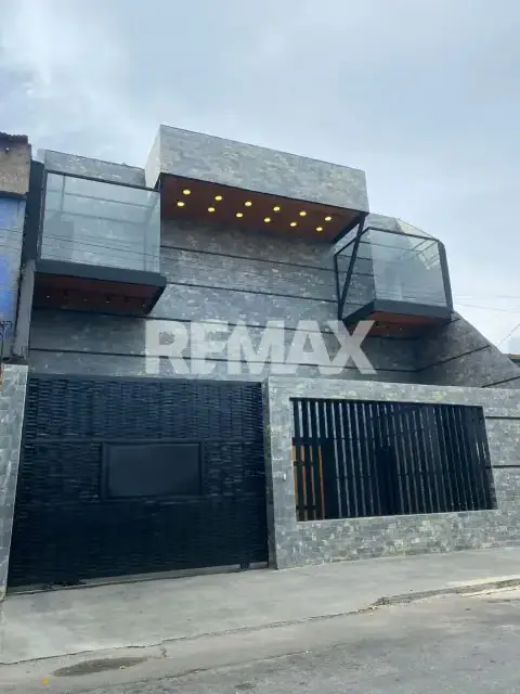 EDIFICIO COMERCIAL EN VENTA EN LA AV. MICHELENA VALENCIA