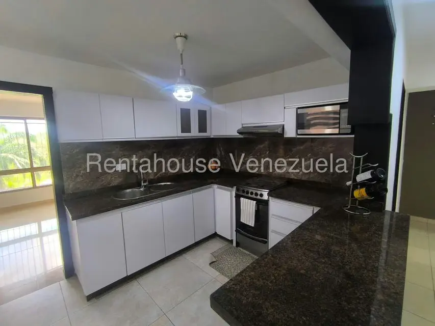 Apartamento (1 Nivel) en Venta en Avenida Bolivar Norte, Carabobo - 12