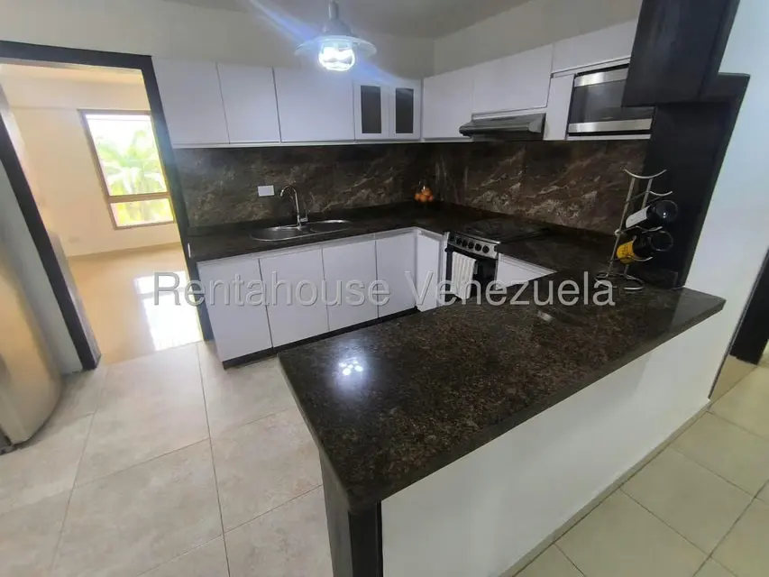 Apartamento (1 Nivel) en Venta en Avenida Bolivar Norte, Carabobo - 25