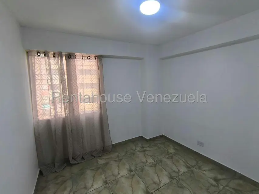 Apartamento (1 Nivel) en Venta en Avenida Bolivar Norte, Carabobo - 27