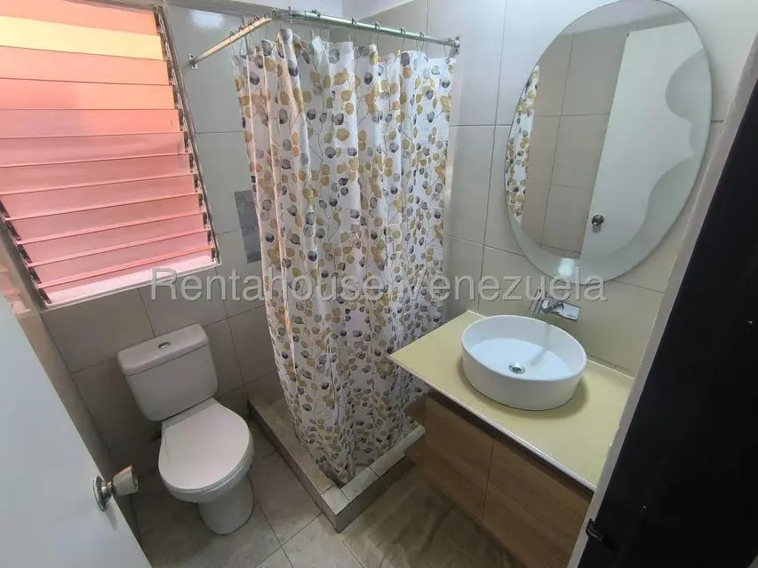 Apartamento (1 Nivel) en Venta en Avenida Bolivar Norte, Carabobo - 29