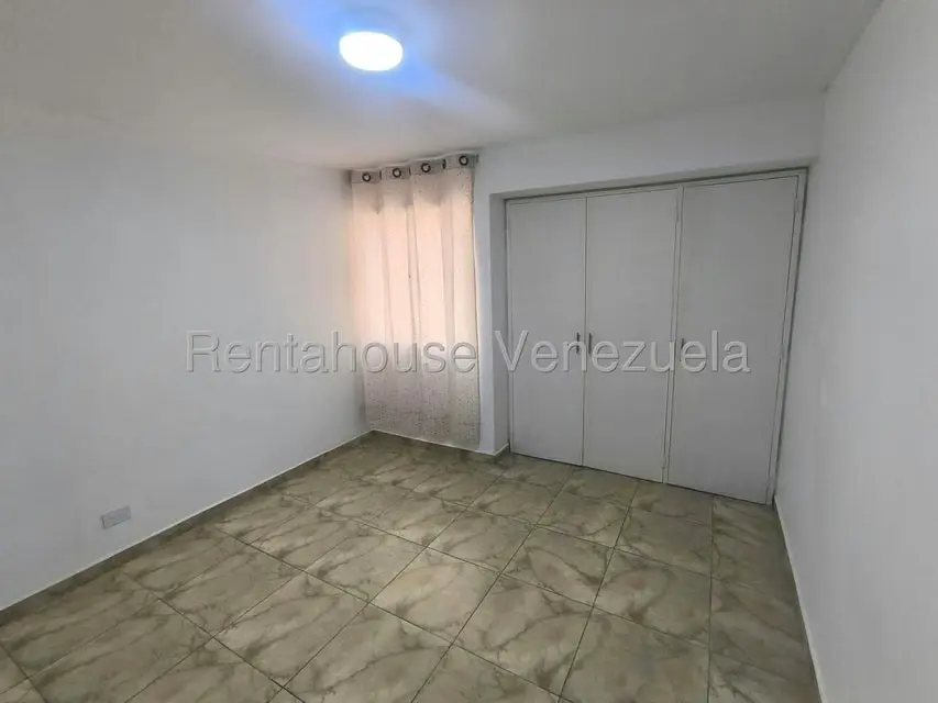 Apartamento (1 Nivel) en Venta en Avenida Bolivar Norte, Carabobo - 30