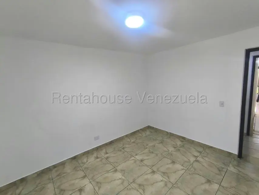 Apartamento (1 Nivel) en Venta en Avenida Bolivar Norte, Carabobo - 31