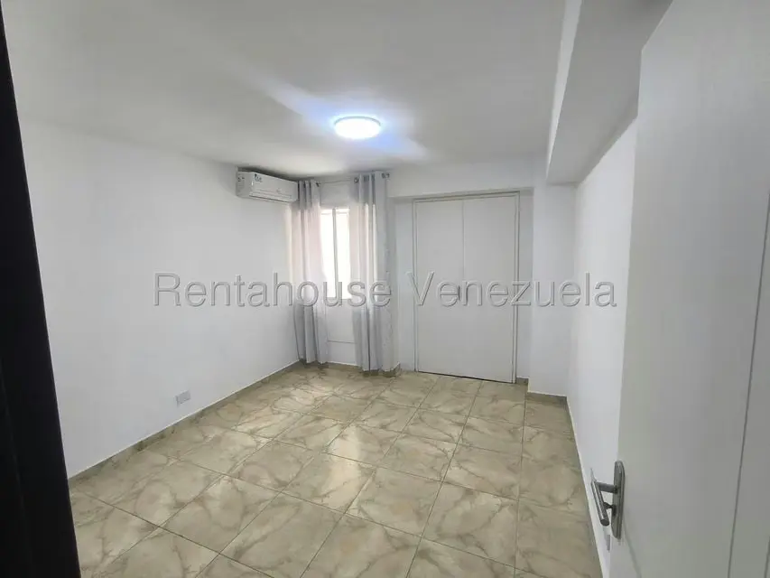 Apartamento (1 Nivel) en Venta en Avenida Bolivar Norte, Carabobo - 33