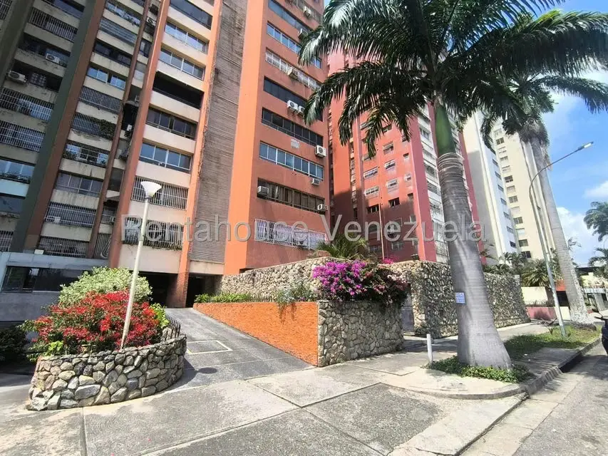 Apartamento (1 Nivel) en Venta en Avenida Bolivar Norte, Carabobo - 39
