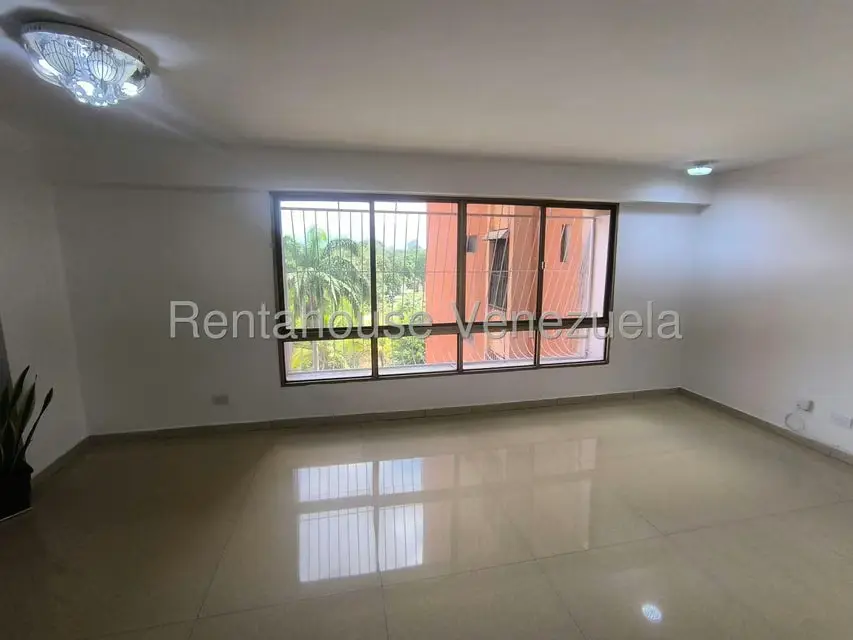 Apartamento (1 Nivel) en Venta en Avenida Bolivar Norte, Carabobo - 6