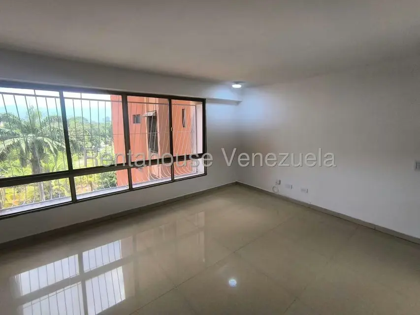 Apartamento (1 Nivel) en Venta en Avenida Bolivar Norte, Carabobo - 7