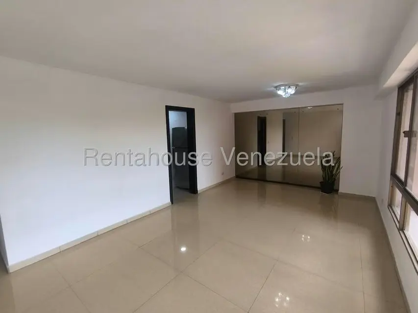 Apartamento (1 Nivel) en Venta en Avenida Bolivar Norte, Carabobo - 10