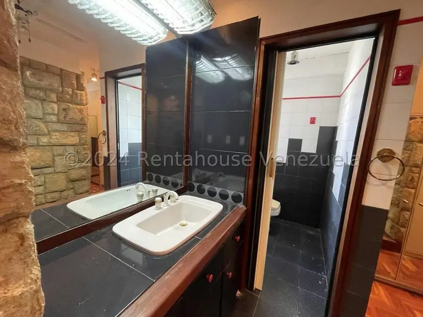 Apartamento (Duplex) en Venta en Colinas de Bello Monte, Distrito Metropolitano - 11