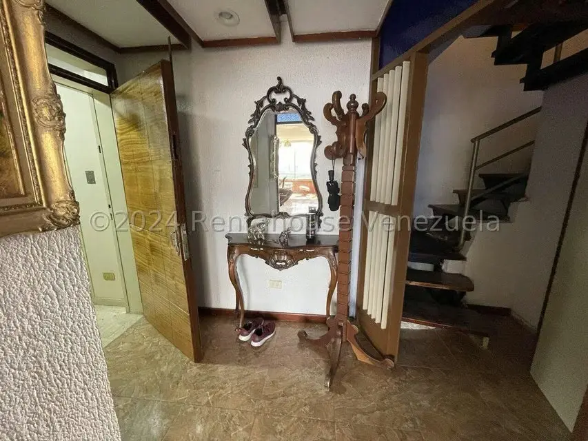 Apartamento (Duplex) en Venta en Colinas de Bello Monte, Distrito Metropolitano - 14