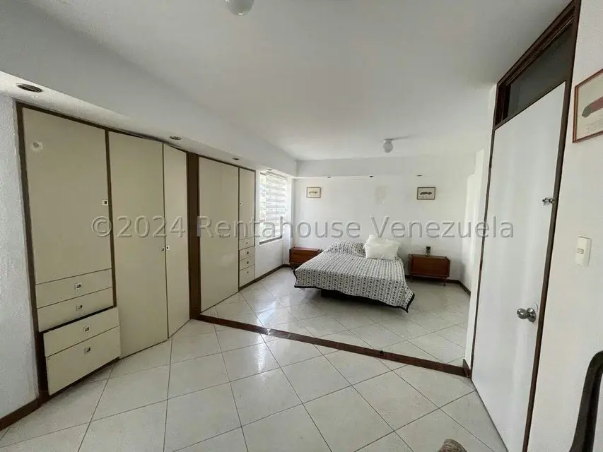 Apartamento (Duplex) en Venta en Colinas de Bello Monte, Distrito Metropolitano - 19