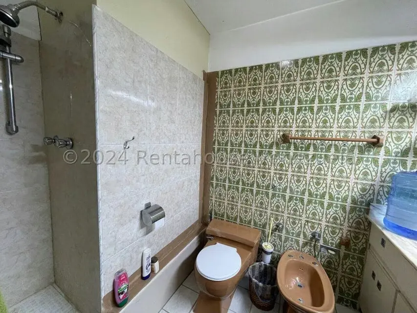 Apartamento (Duplex) en Venta en Colinas de Bello Monte, Distrito Metropolitano - 23